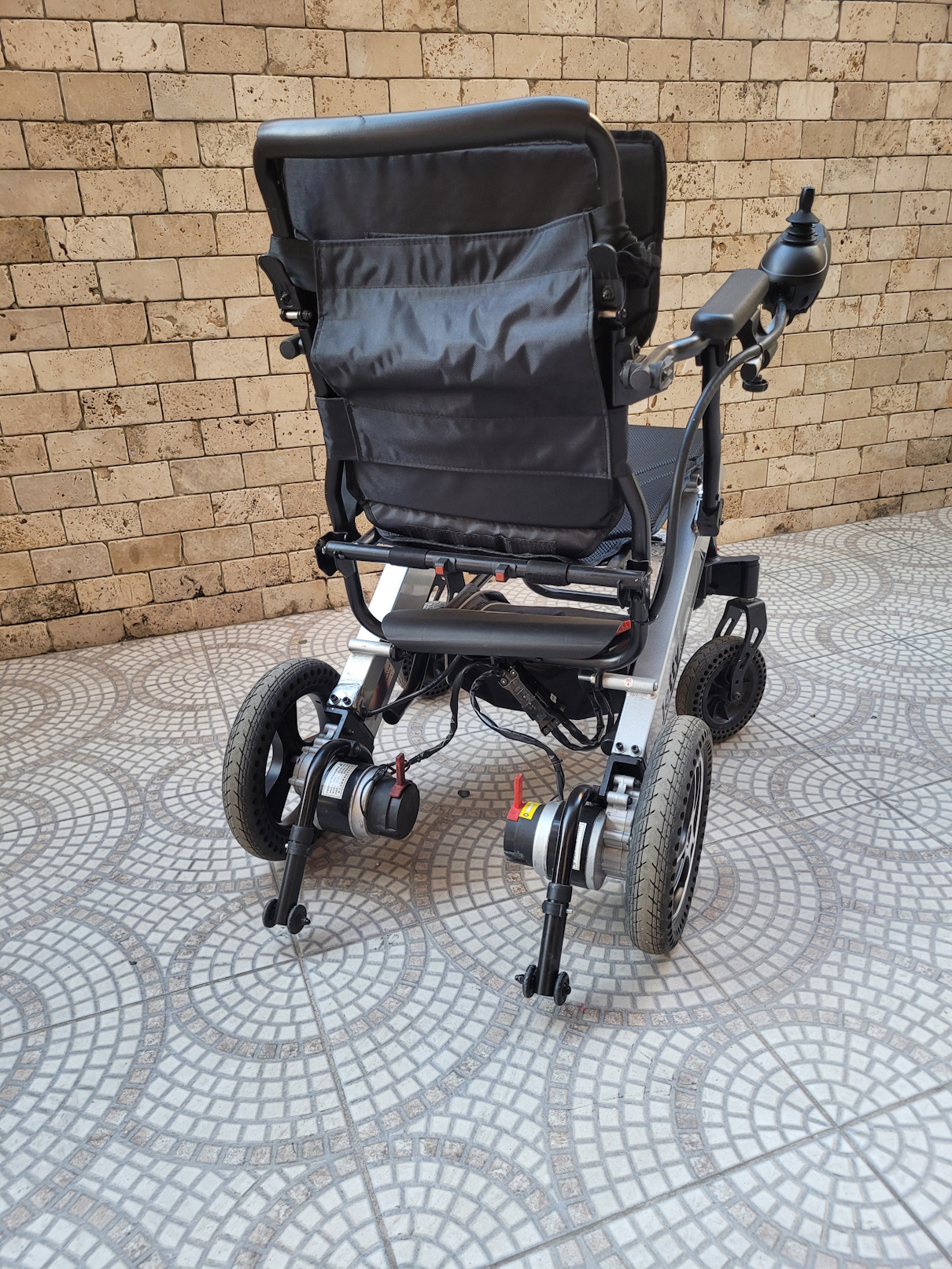 JT-311 Standart Akülü Tekerlekli Sandalye Gri